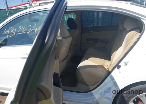 2010 Honda Accord 2.4 Lx-P z USA, uszkodzony, nr VIN 1HGCP2F44AA068345